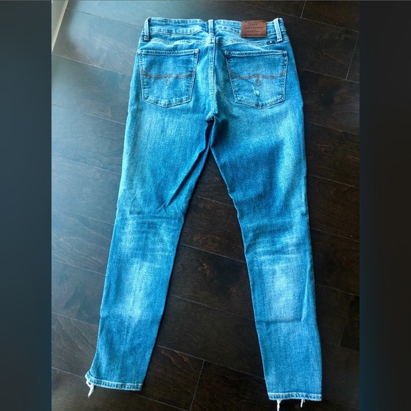 Lucky Brand Women’s Distressed Jeans - Picture 2 of 2